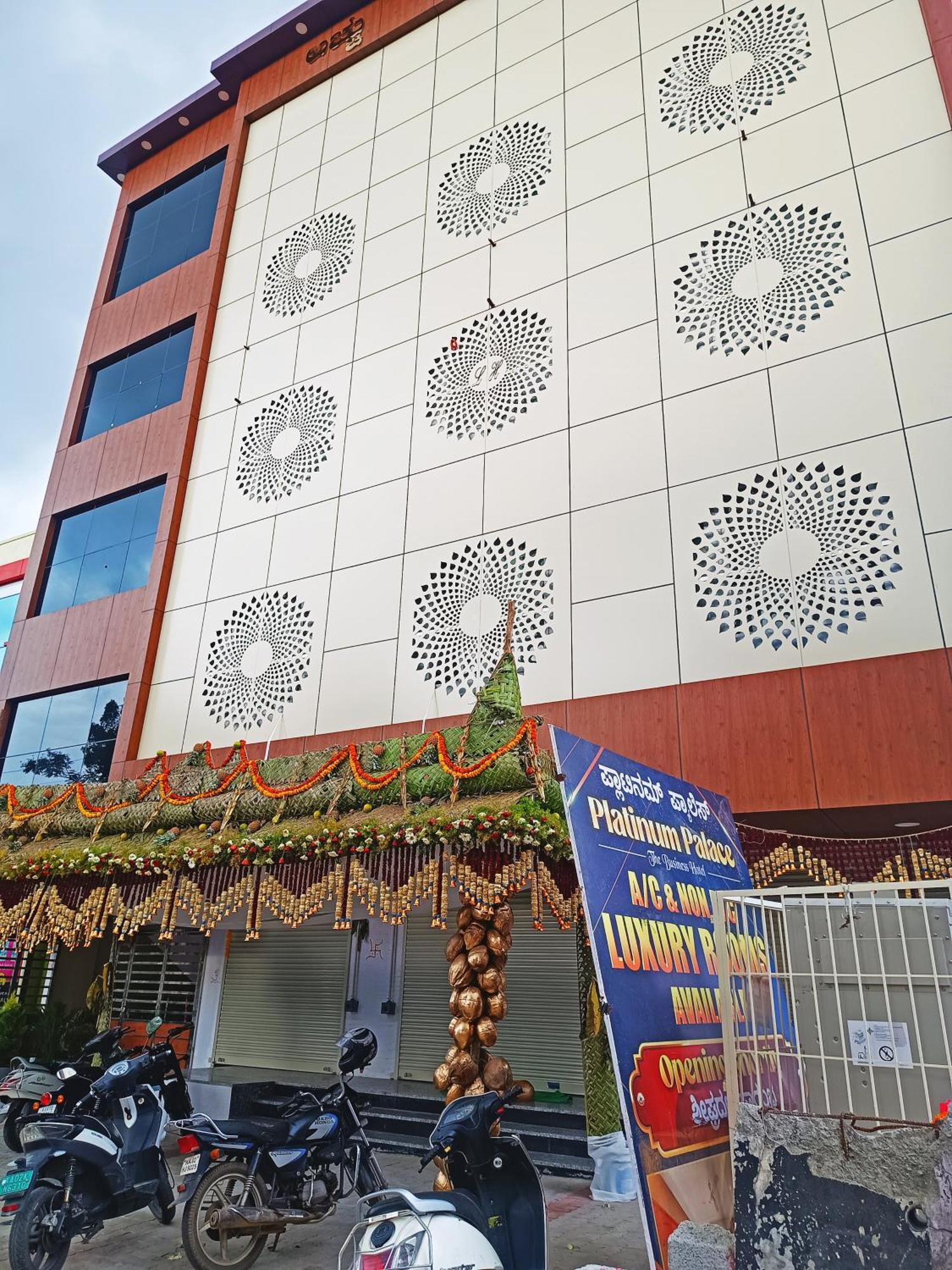 Hotel Achhu Palace Bangalore Exteriör bild