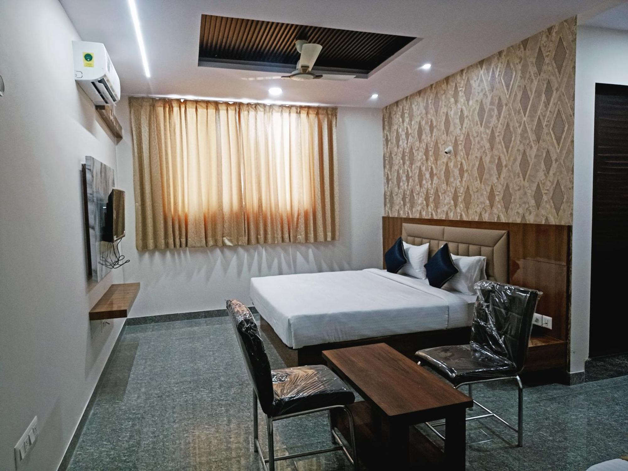 Hotel Achhu Palace Bangalore Exteriör bild