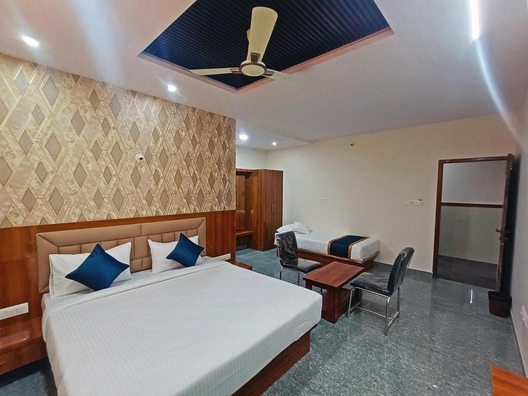 Hotel Achhu Palace Bangalore Exteriör bild