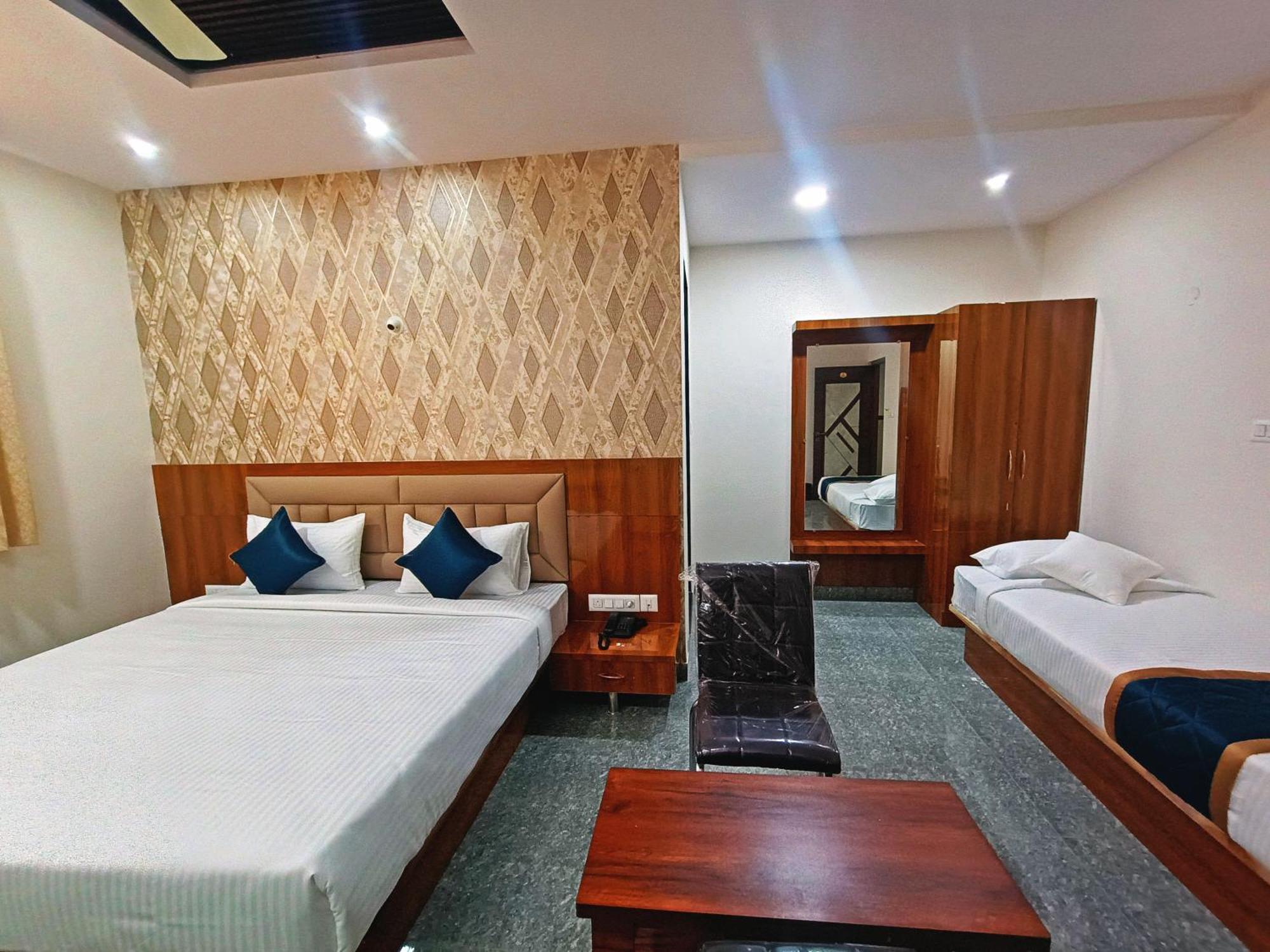 Hotel Achhu Palace Bangalore Exteriör bild